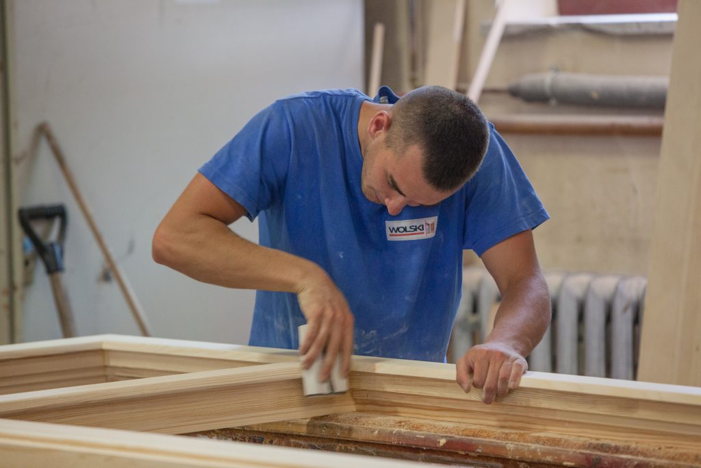 Stolarka drewniana na miarę Twoich potrzeb